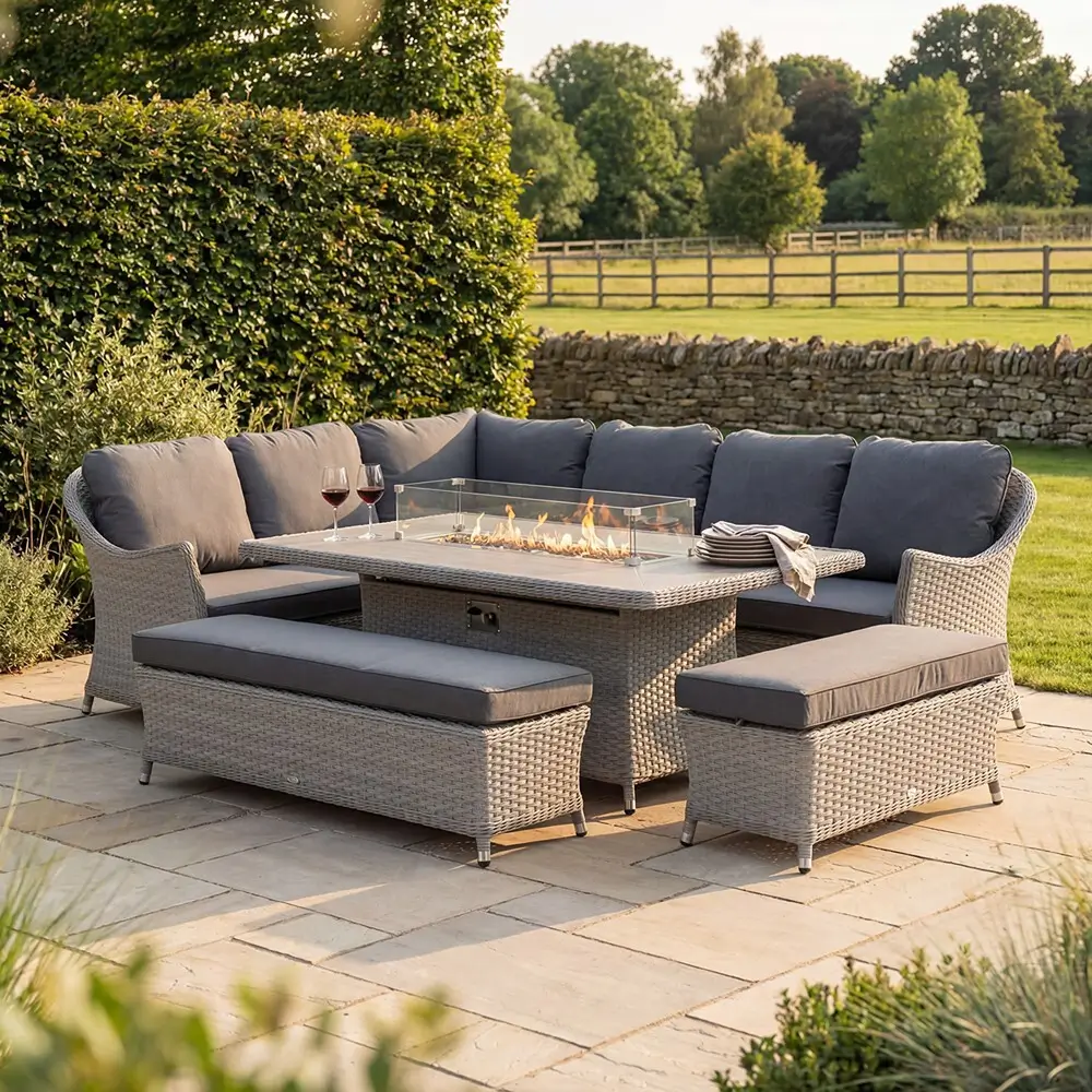 Garden lounge set installation — luxury Dubai villa garden