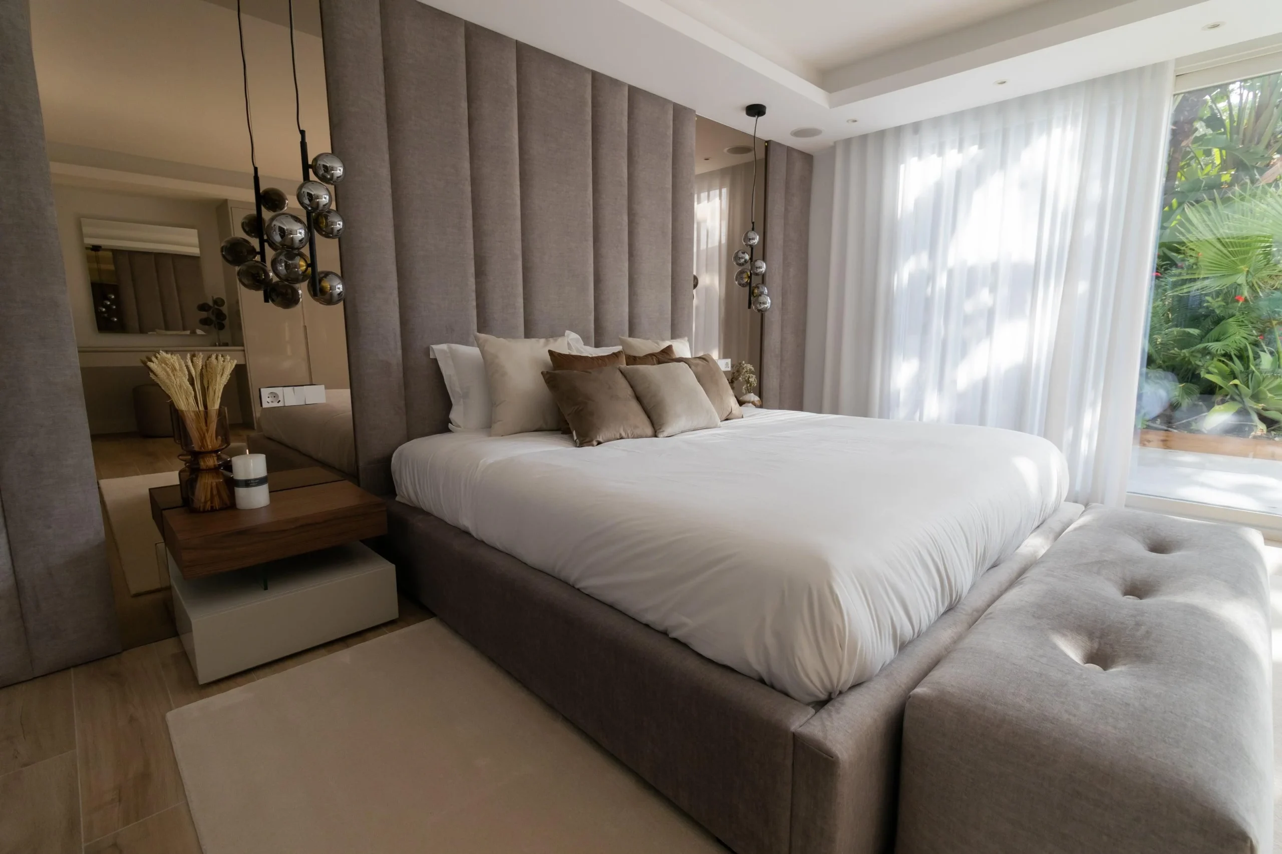 Custom queen size bed 3