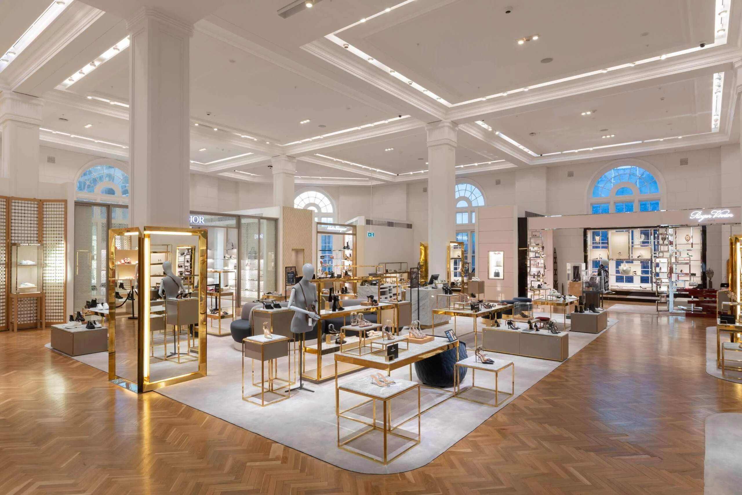 Retail Store Display Unit Fit-Out Dubai