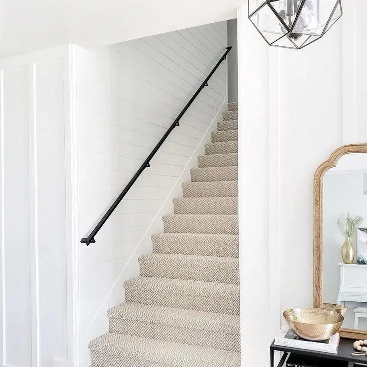 Modern stair carpet runner design Dubai