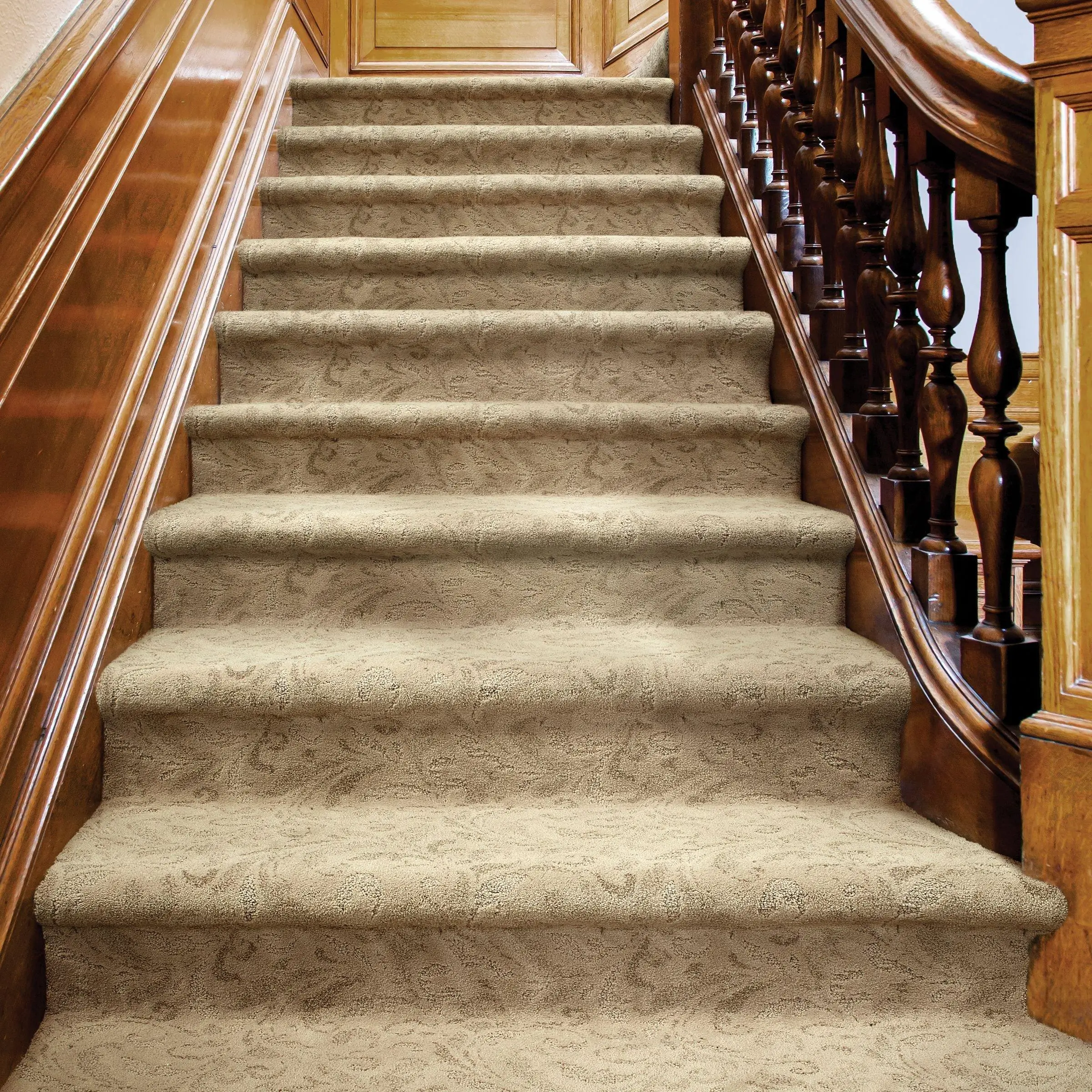 Plush luxury stair carpet runner Dubai