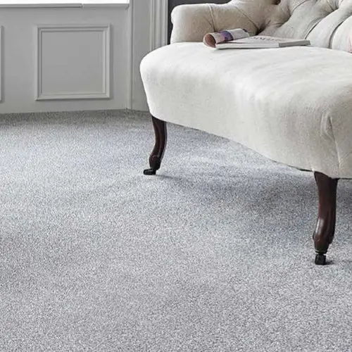 Guest room carpet in Dubai villa with neutral twist pile